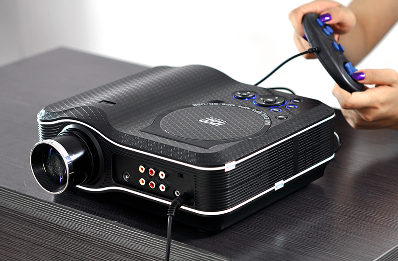 LED Projector with DVD Player 800x600, 30 Lumens, 1001 eBay
