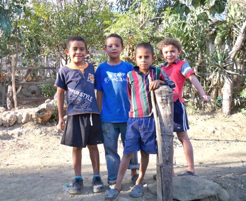 Ni&ntilde;os
